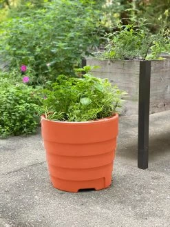 Gardener’s Victory Self-Watering Patio Planter -Pots - Planters Store 8598395 01479 tif