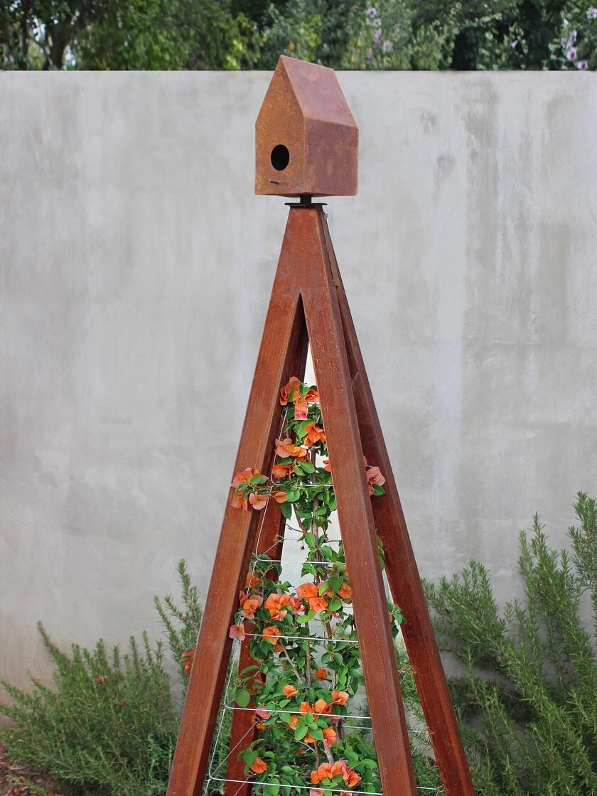 Bird Bungalow + Akoris Garden Tuteur Jr. 3 Bird Bungalow + Akoris Garden Tuteur Jr.